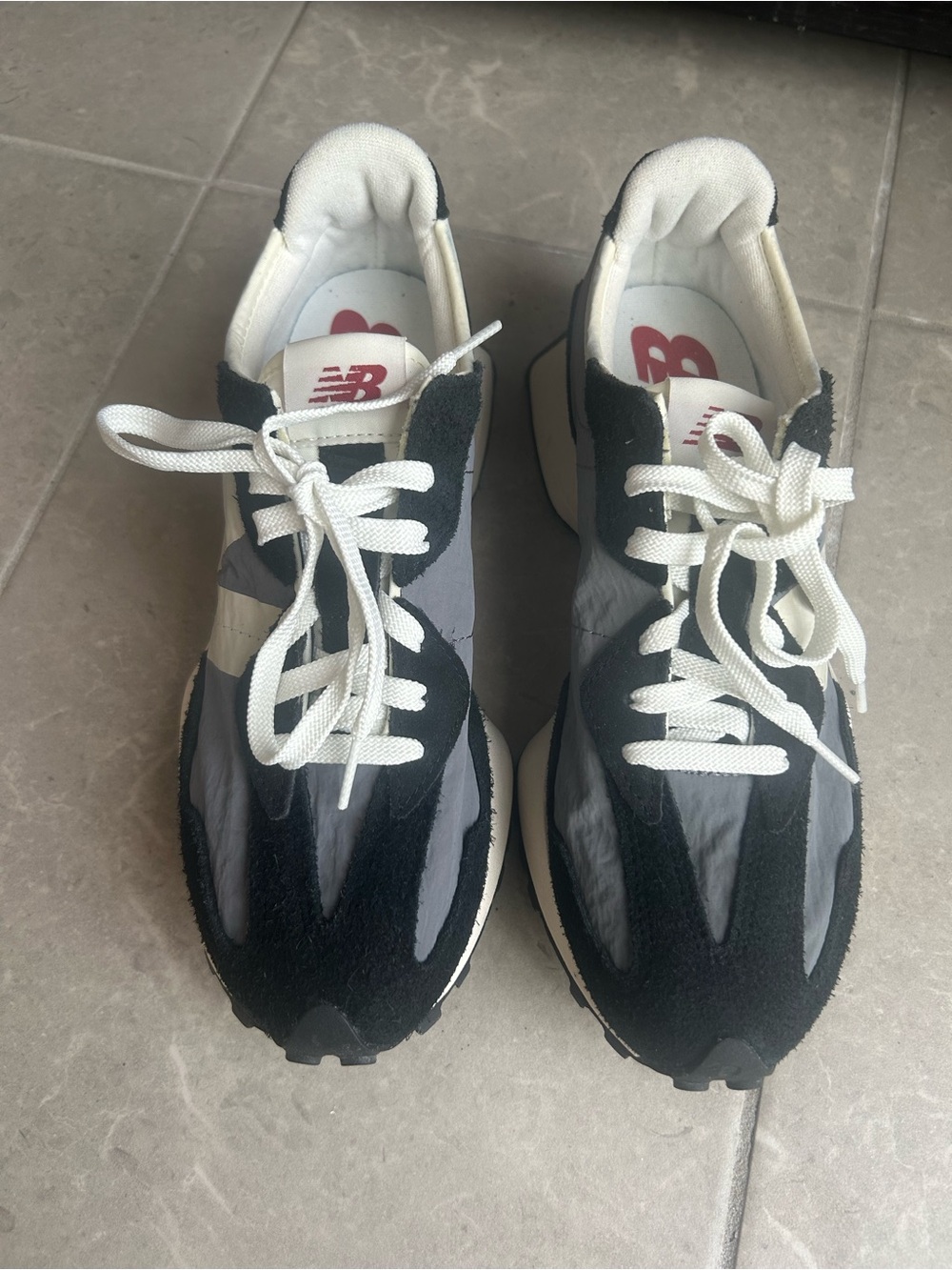 New Balance Men 327 low top sneakers size US9